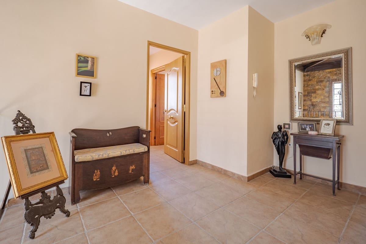 5 slaapkamer Halfvrijstaande villa te koop in Alhaurin el Grande met zwembad - € 695.000 (Ref: 9828894)