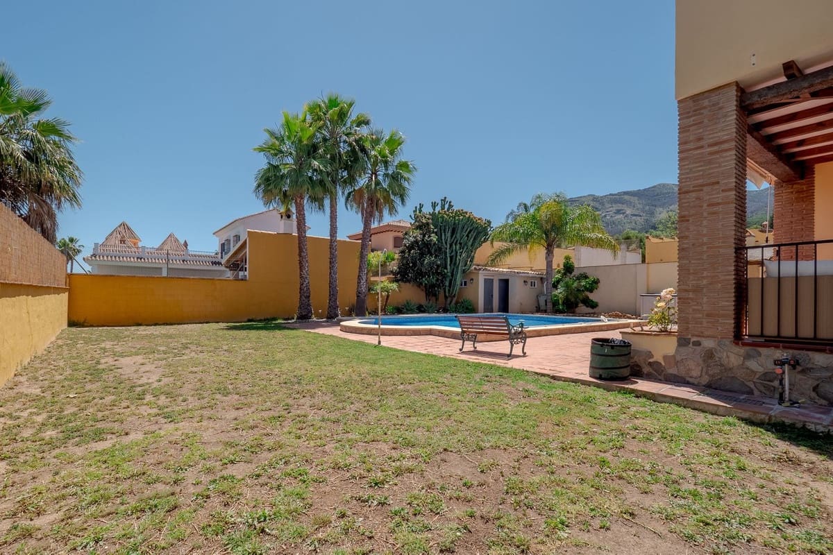 5 slaapkamer Halfvrijstaande villa te koop in Alhaurin el Grande met zwembad - € 695.000 (Ref: 9828894)