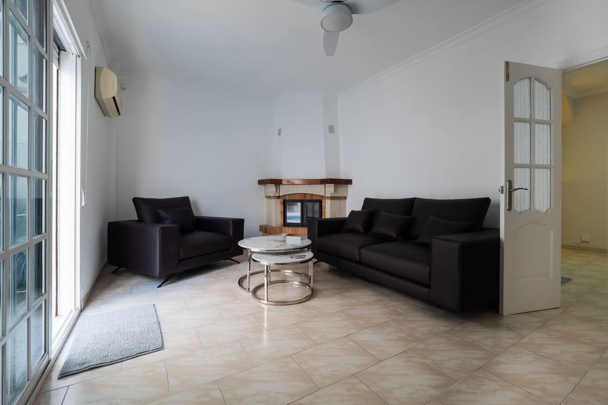 6 Zimmer Villa zu verkaufen in Alhaurin el Grande mit Pool - 585.000 € (Ref: 9828895)