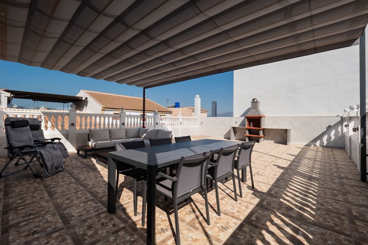 6 Zimmer Villa zu verkaufen in Alhaurin el Grande mit Pool - 585.000 € (Ref: 9828895)