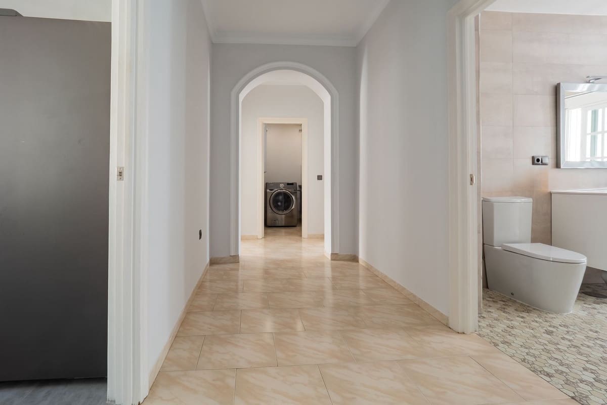 6 Zimmer Villa zu verkaufen in Alhaurin el Grande mit Pool - 585.000 € (Ref: 9828895)