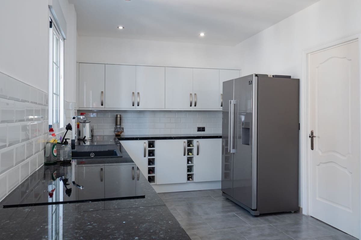 6 Zimmer Villa zu verkaufen in Alhaurin el Grande mit Pool - 585.000 € (Ref: 9828895)