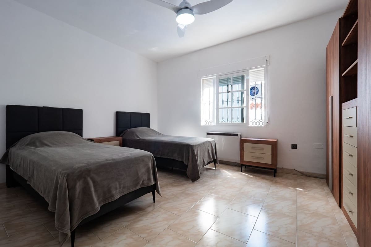 6 Zimmer Villa zu verkaufen in Alhaurin el Grande mit Pool - 585.000 € (Ref: 9828895)