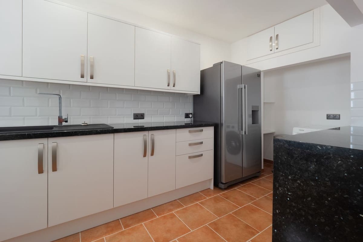 6 Zimmer Villa zu verkaufen in Alhaurin el Grande mit Pool - 585.000 € (Ref: 9828895)