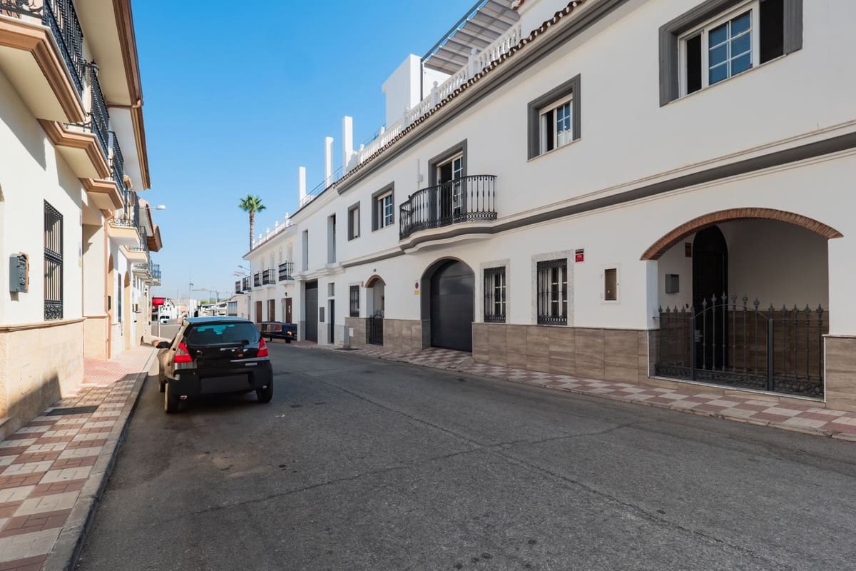 6 Zimmer Villa zu verkaufen in Alhaurin el Grande mit Pool - 585.000 € (Ref: 9828895)