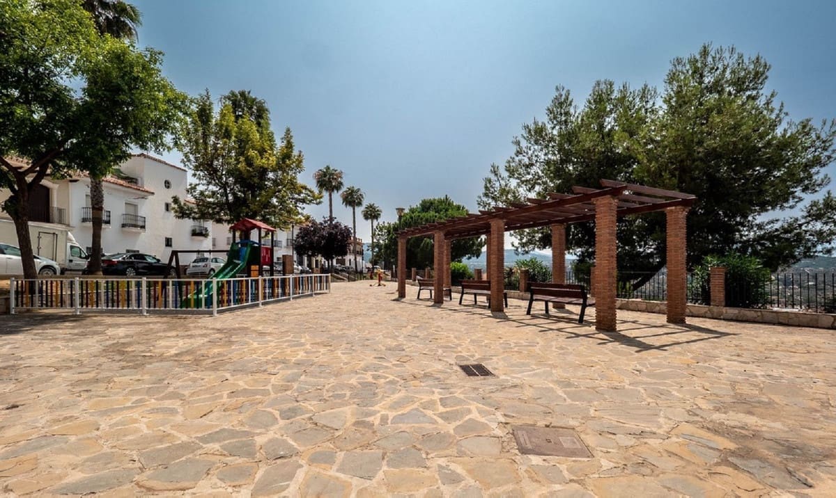 6 Zimmer Villa zu verkaufen in Alhaurin el Grande mit Pool - 585.000 € (Ref: 9828895)