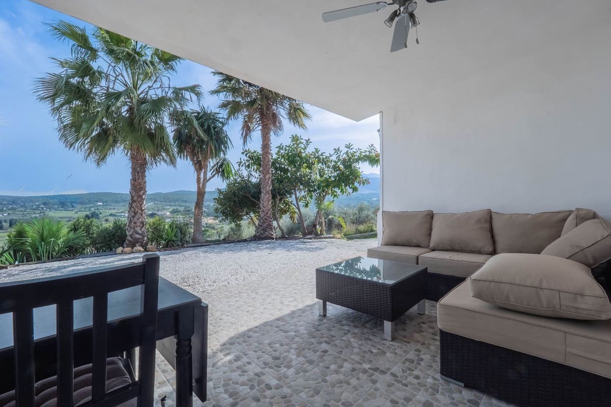 Chalet de 3 habitaciones en Coín en venta con piscina - 565.000 € (Ref: 9828896)