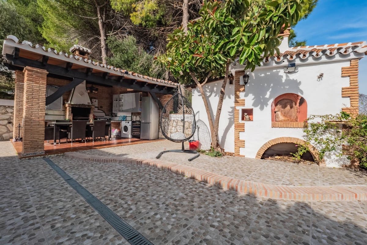 Chalet de 3 habitaciones en Coín en venta con piscina - 565.000 € (Ref: 9828896)