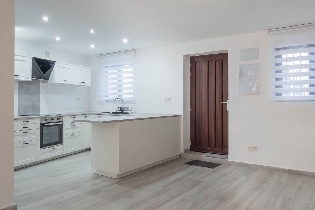 3 bedroom Apartment for sale in Alhaurin el Grande with pool - € 275,000 (Ref: 9828897)