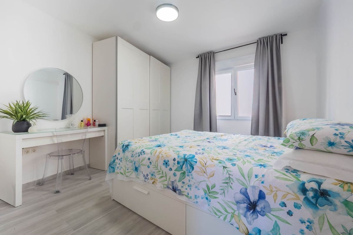 3 bedroom Apartment for sale in Alhaurin el Grande with pool - € 275,000 (Ref: 9828897)