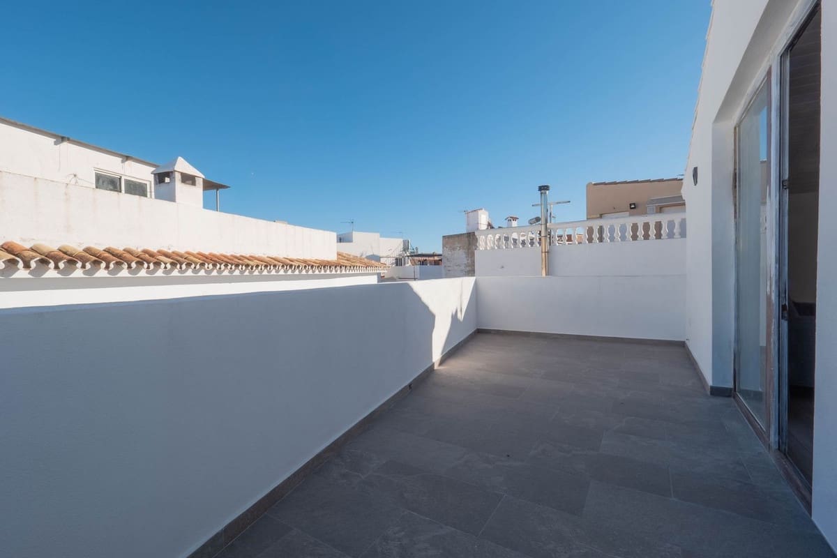 3 bedroom Apartment for sale in Alhaurin el Grande with pool - € 275,000 (Ref: 9828897)