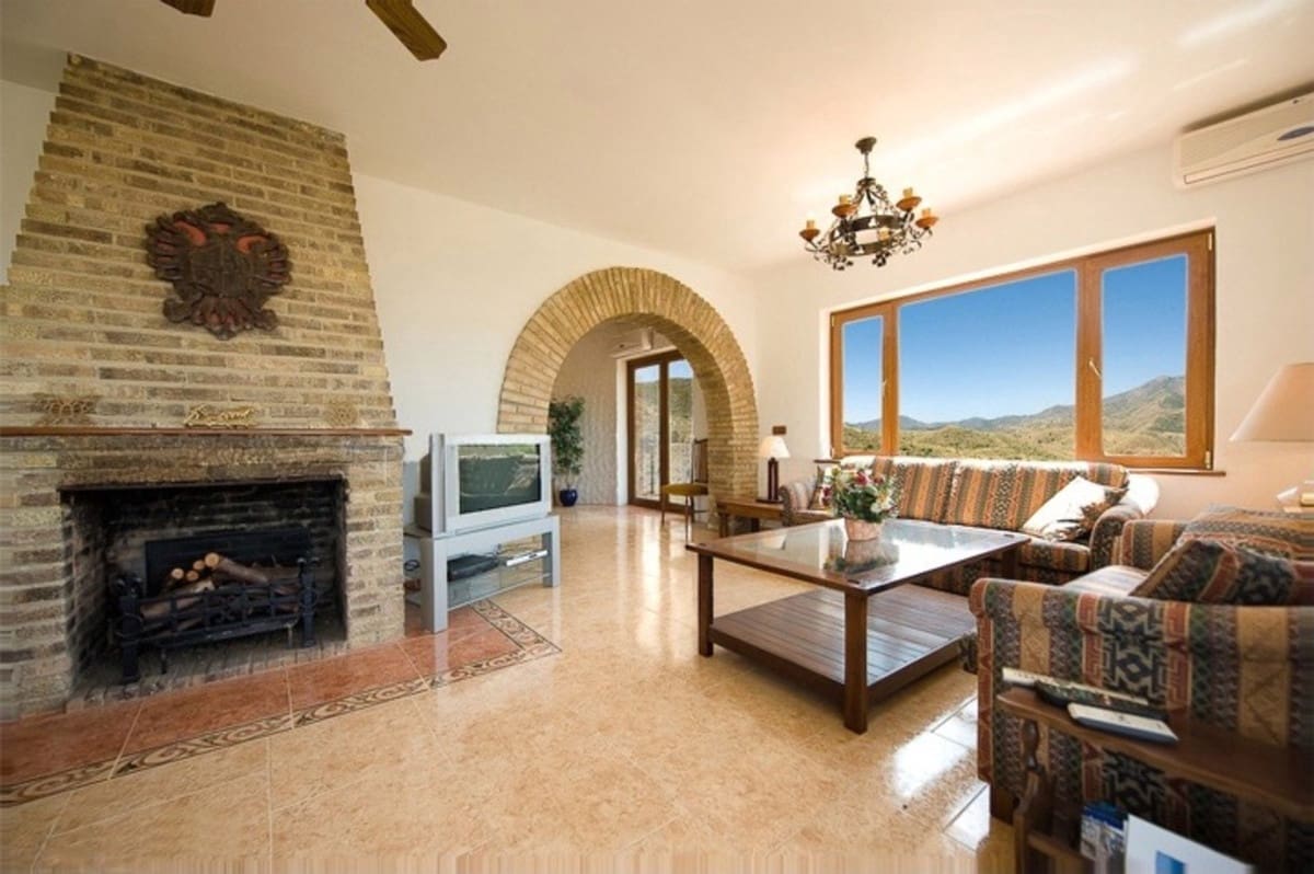 7 bedroom Apartment for sale in Alhaurin el Grande with pool - € 2,500,000 (Ref: 9828899)