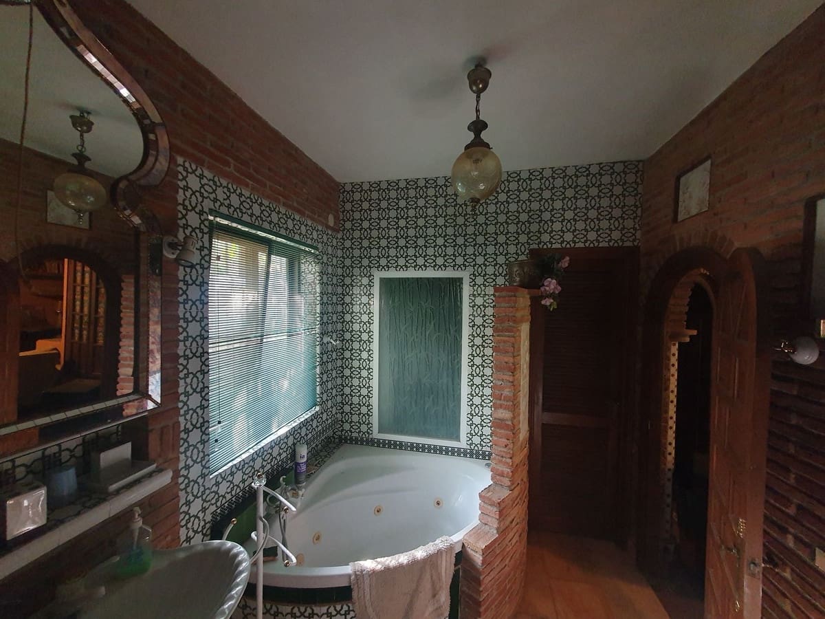 9 slaapkamer Appartement te koop in Mijas met zwembad - € 1.800.000 (Ref: 9828900)