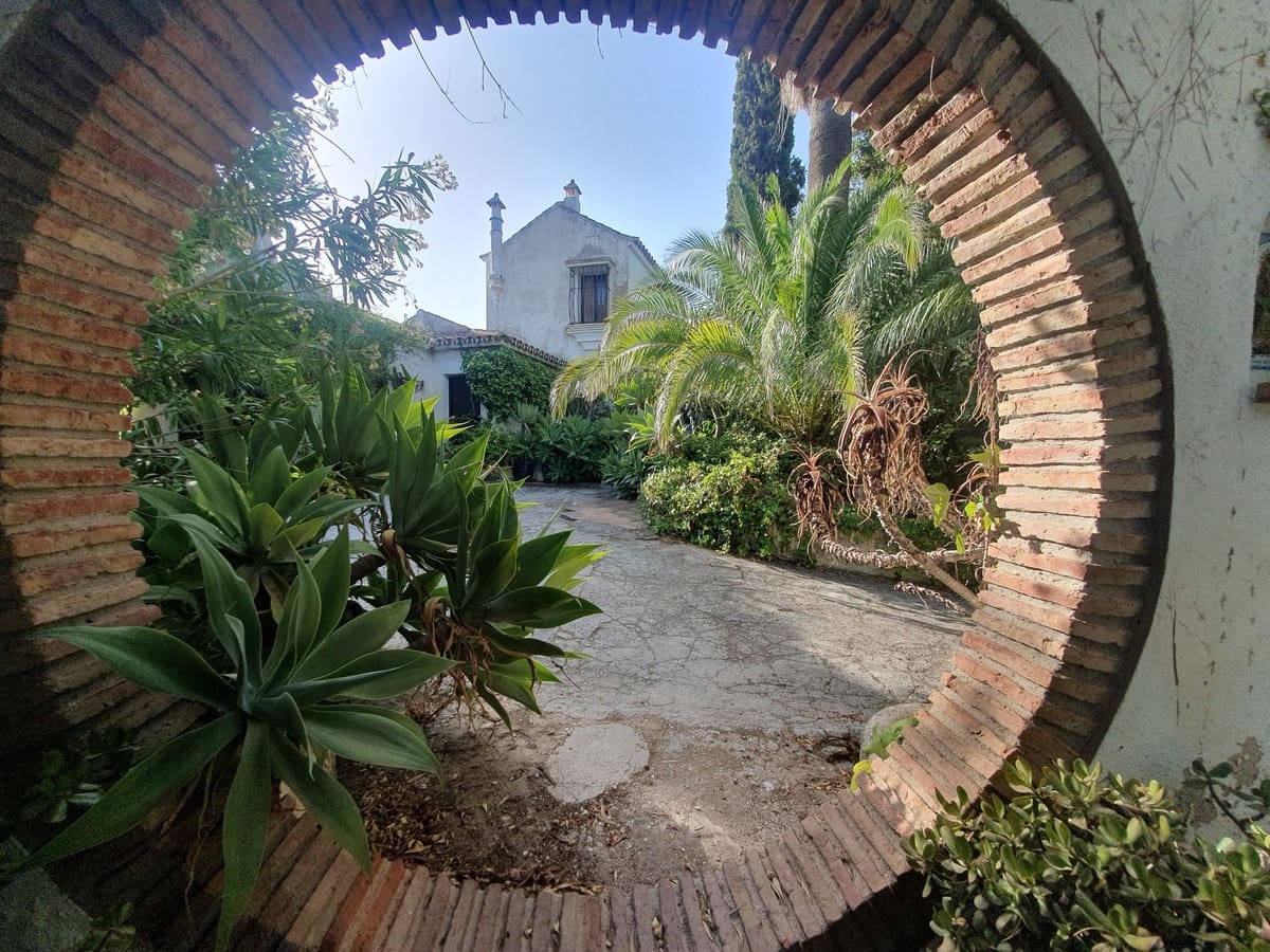 9 slaapkamer Appartement te koop in Mijas met zwembad - € 1.800.000 (Ref: 9828900)