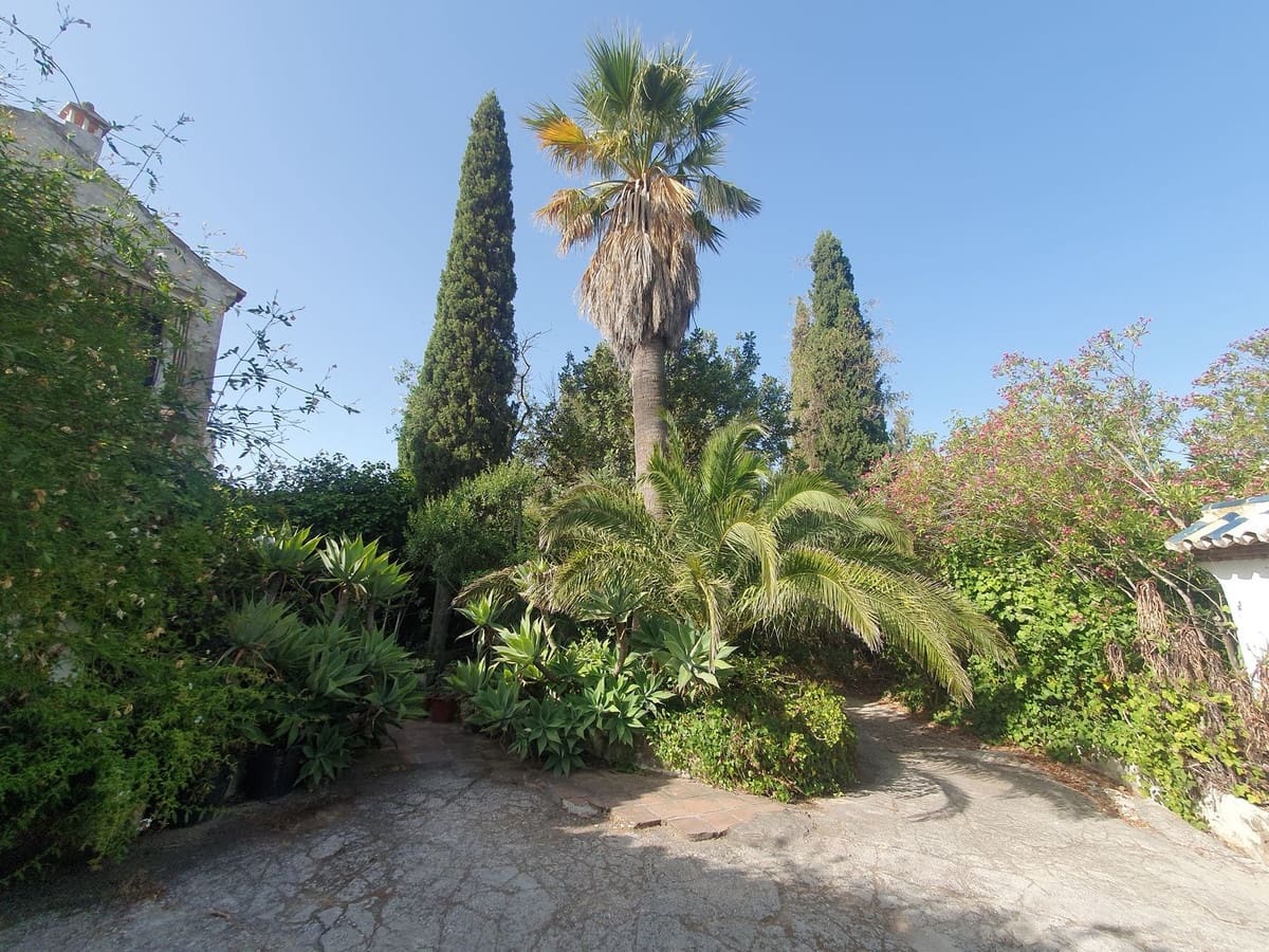 9 slaapkamer Appartement te koop in Mijas met zwembad - € 1.800.000 (Ref: 9828900)