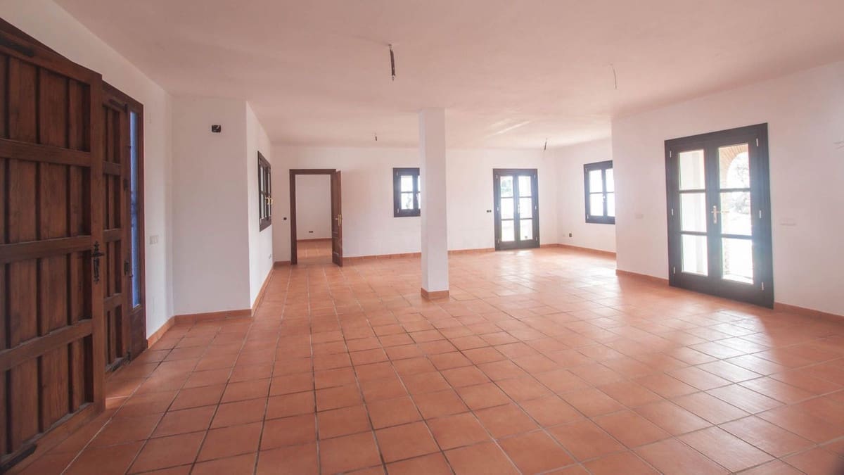 4 soverom Kjedet enebolig til salgs i Casares med svømmebasseng - € 1 645 000 (Ref: 9828901)
