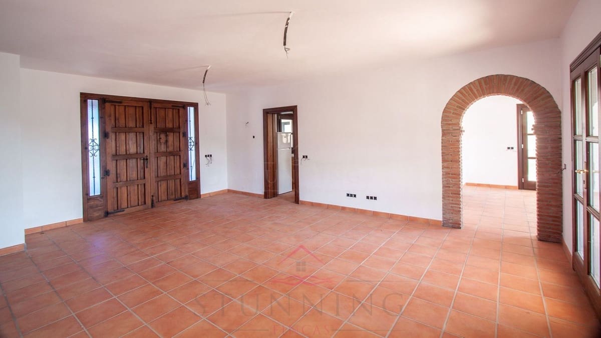 4 soverom Kjedet enebolig til salgs i Casares med svømmebasseng - € 1 645 000 (Ref: 9828901)