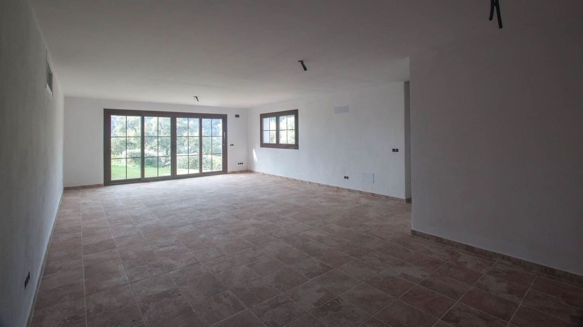 4 soverom Kjedet enebolig til salgs i Casares med svømmebasseng - € 1 645 000 (Ref: 9828901)