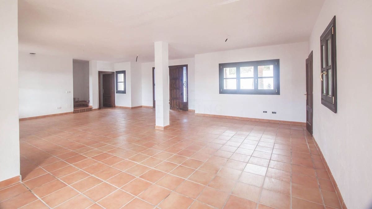 4 soverom Kjedet enebolig til salgs i Casares med svømmebasseng - € 1 645 000 (Ref: 9828901)
