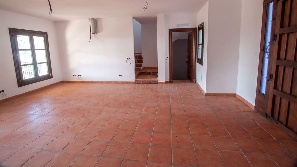 4 soverom Kjedet enebolig til salgs i Casares med svømmebasseng - € 1 645 000 (Ref: 9828901)