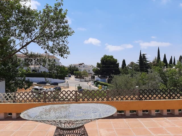 4 soveværelse Lejlighed til salg i Mijas med swimmingpool - € 560.000 (Ref: 9828902)