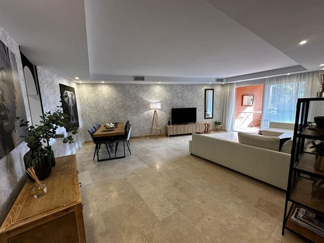 3 chambre Appartement à vendre à Lomas De Marbella, Marbella avec piscine - 980 000 € (Ref: 9831117)