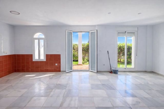 3 quarto Apartamento de Praia para venda em La Duquesa / Puerto de la Duquesa, Manilva com garagem - 275 000 € (Ref: 9833528)