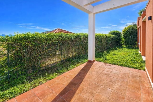 3 quarto Apartamento de Praia para venda em La Duquesa / Puerto de la Duquesa, Manilva com garagem - 275 000 € (Ref: 9833528)