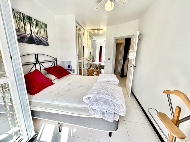 2 Zimmer Apartment zu verkaufen in Punta Prima, Torrevieja mit Garage - 185.000 € (Ref: 9833550)