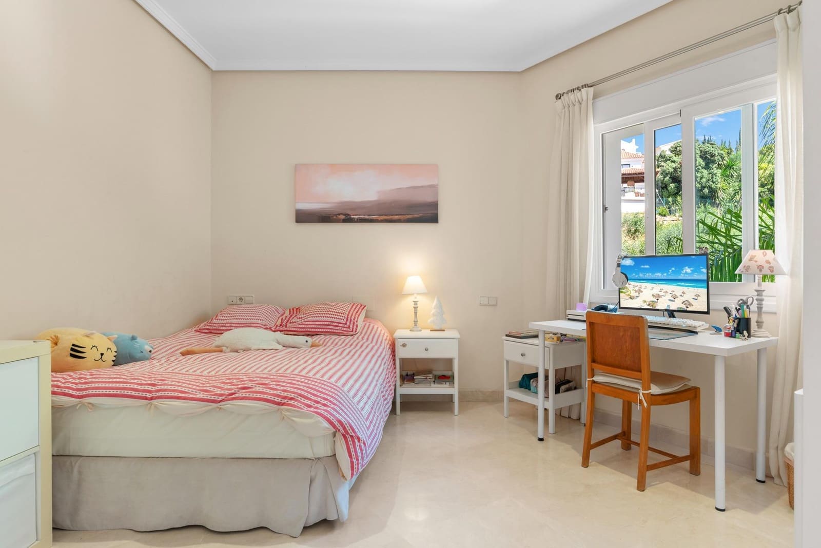 6 bedroom Villa for sale in Benahavis with pool - € 2,690,000 (Ref: 9836252)