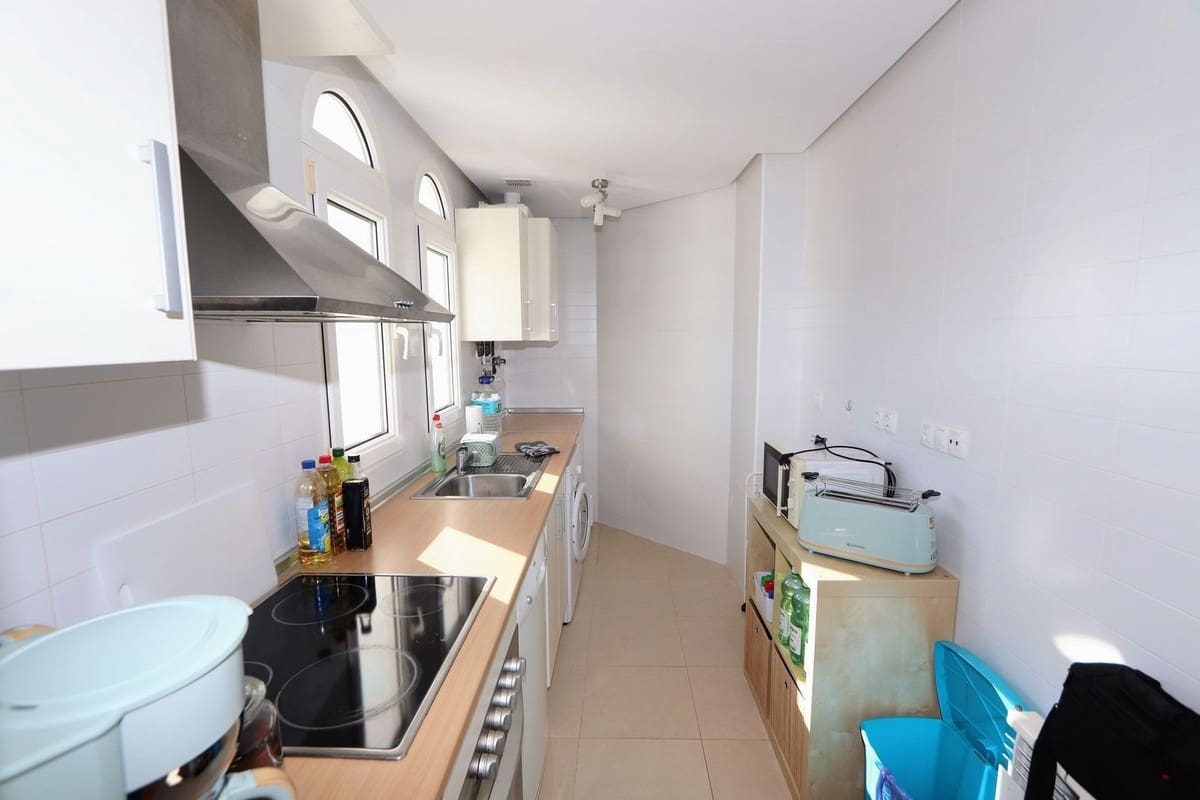 2 sypialnia Apartament na sprzedaż w La Torre Golf Resort z basenem garażem - 170 000 € (Ref: 9836253)