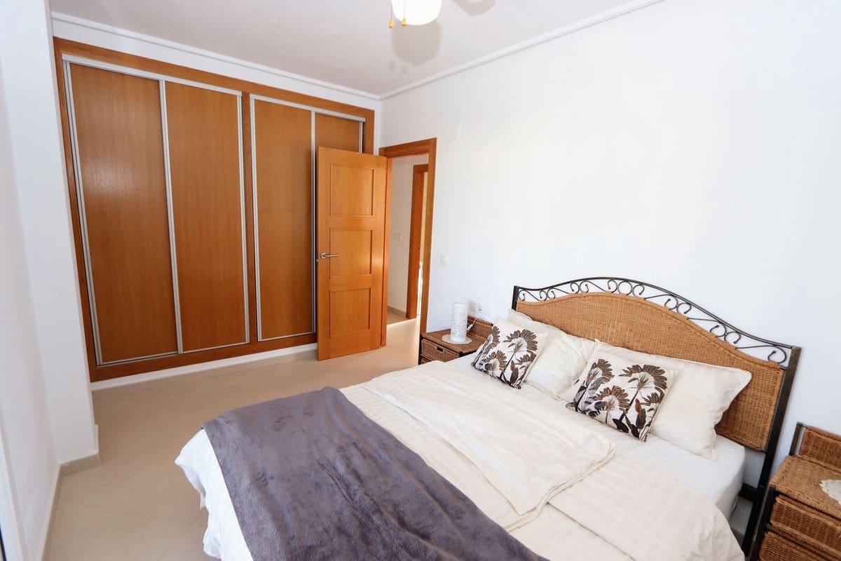 2 sypialnia Apartament na sprzedaż w La Torre Golf Resort z basenem garażem - 170 000 € (Ref: 9836253)