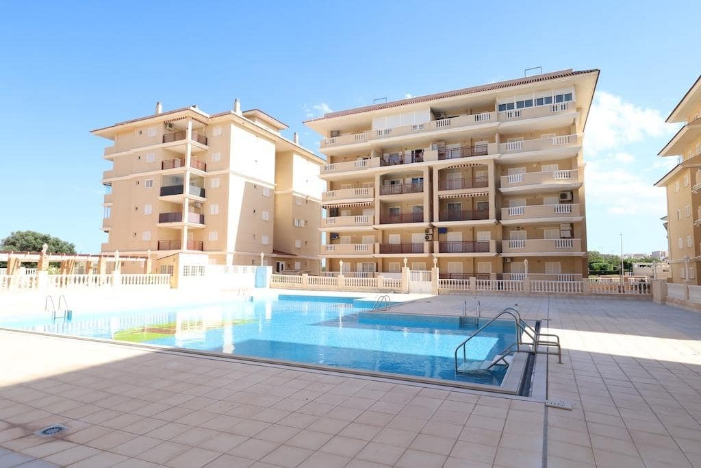 2 bedroom Apartment for sale in Torrevieja with pool garage - € 240,000 (Ref: 9836256)