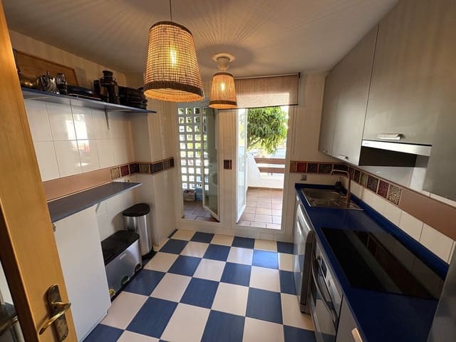 2 slaapkamer Halfvrijstaande villa te koop in Selwo, Estepona met zwembad - € 349.000 (Ref: 9839088)