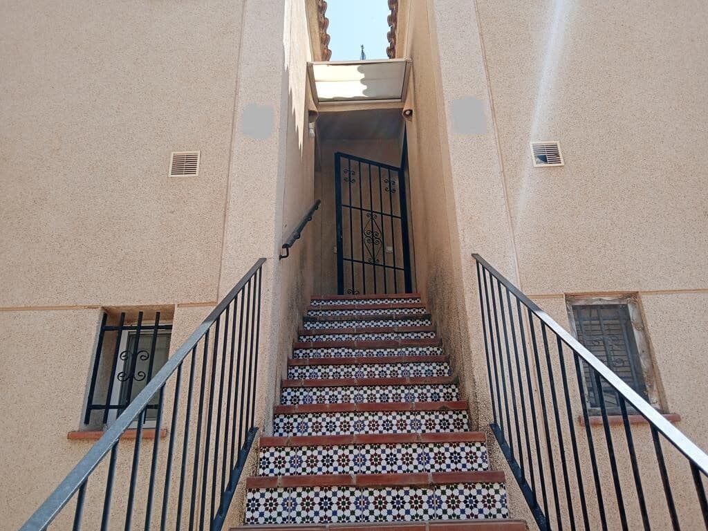 3 bedroom Townhouse for sale in Torrevieja with pool - € 170,000 (Ref: 9839097)