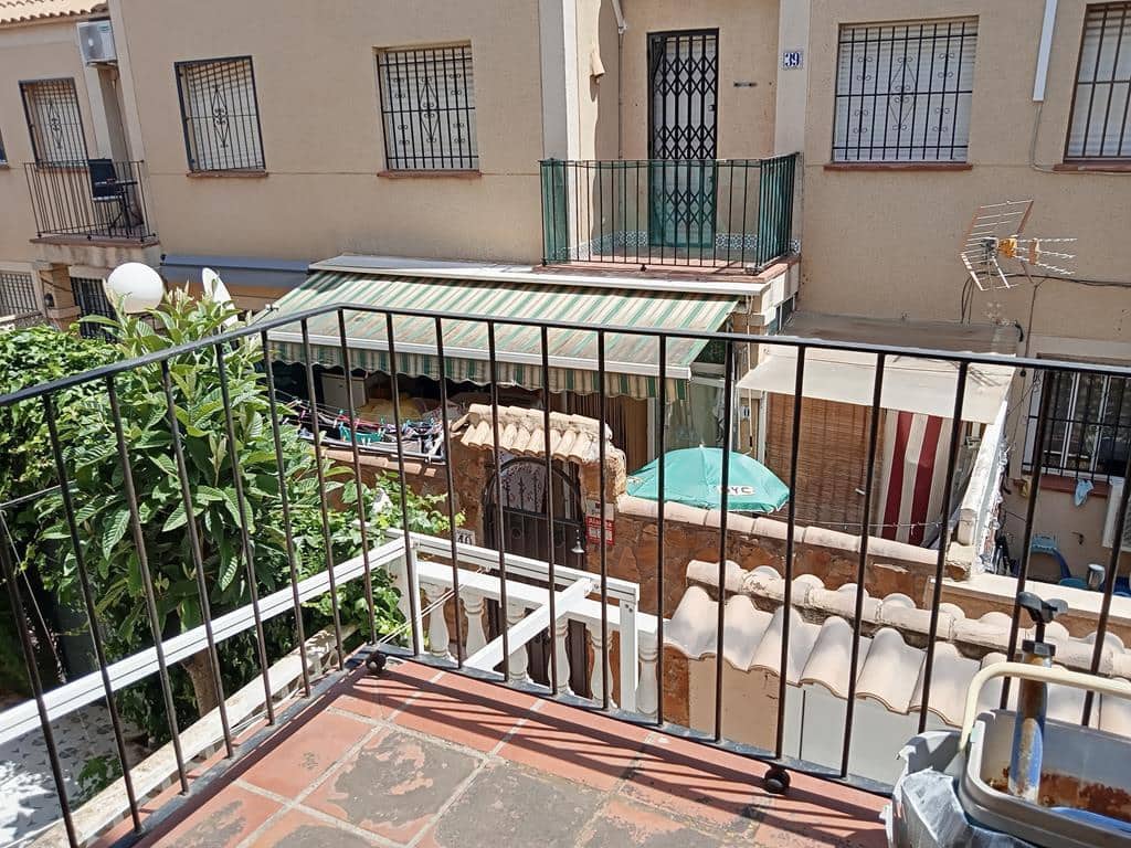 3 bedroom Townhouse for sale in Torrevieja with pool - € 170,000 (Ref: 9839097)