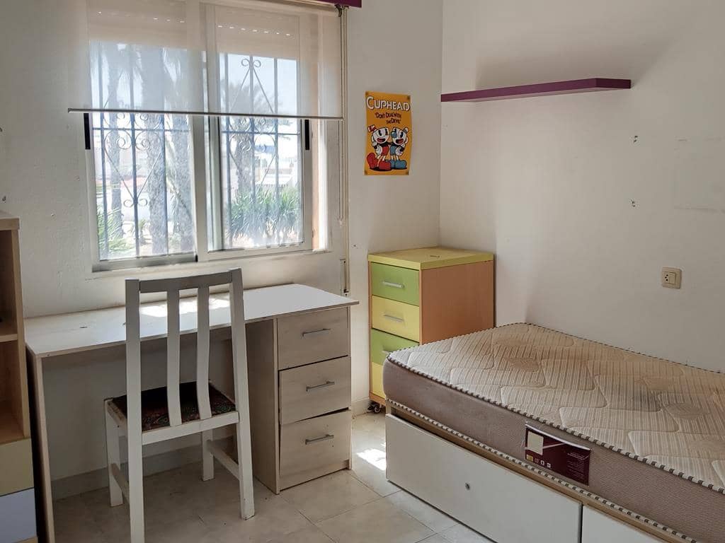 3 bedroom Townhouse for sale in Torrevieja with pool - € 170,000 (Ref: 9839097)