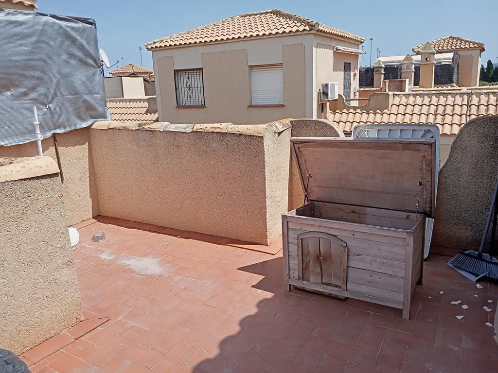 3 bedroom Townhouse for sale in Torrevieja with pool - € 170,000 (Ref: 9839097)