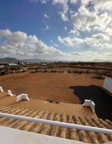 5 slaapkamer Villa te koop in Triquivijate, Antigua met garage - € 590.000 (Ref: 9839108)