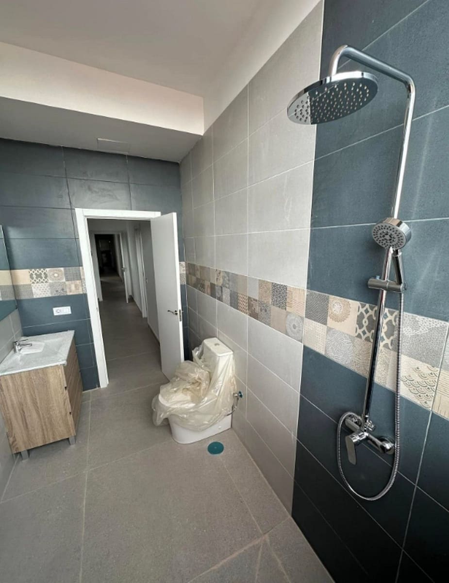 5 bedroom Villa for sale in Triquivijate with garage - € 590,000 (Ref: 9839108)