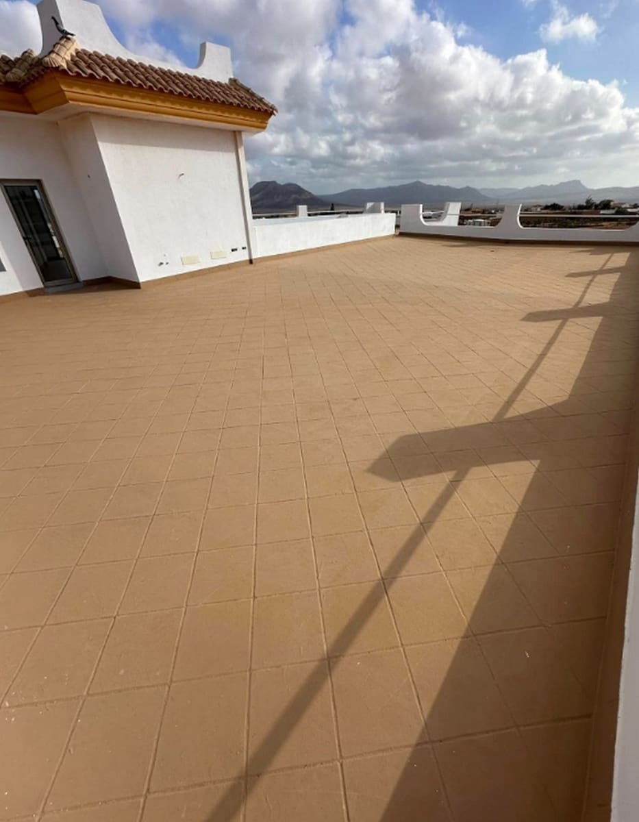 5 bedroom Villa for sale in Triquivijate with garage - € 590,000 (Ref: 9839108)