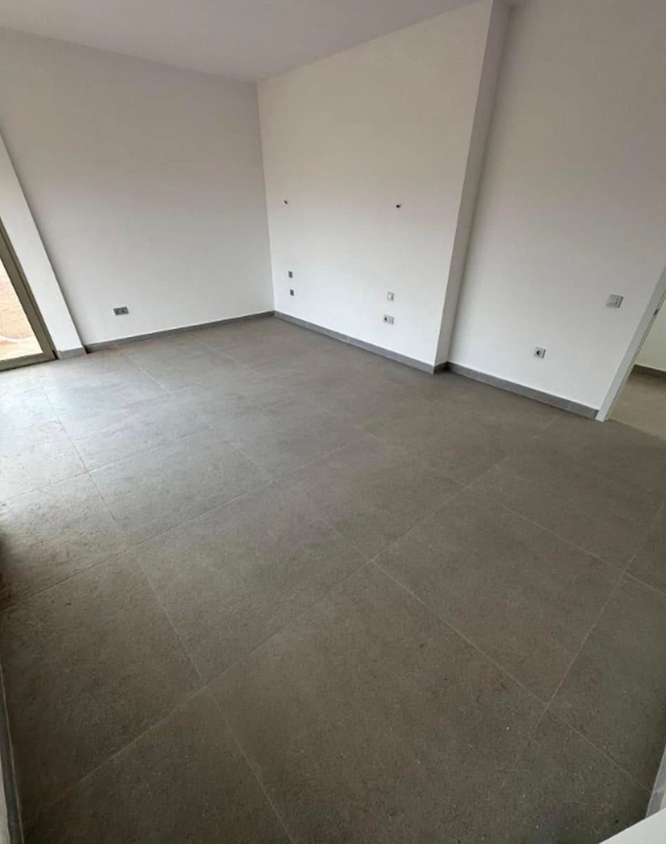 5 bedroom Villa for sale in Triquivijate with garage - € 590,000 (Ref: 9839108)