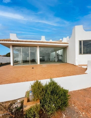 5 sovrum Villa till salu i Triquivijate, Antigua med pool - 590 000 € (Ref: 9839108)