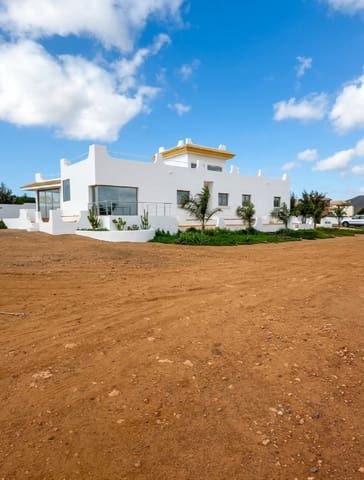 5 sovrum Villa till salu i Triquivijate, Antigua med pool - 590 000 € (Ref: 9839108)