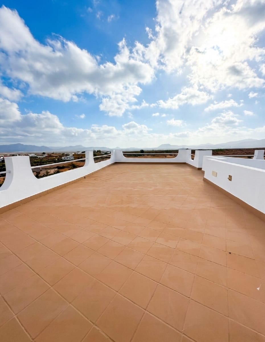 5 bedroom Villa for sale in Antigua with pool garage - € 590,000 (Ref: 9839108)