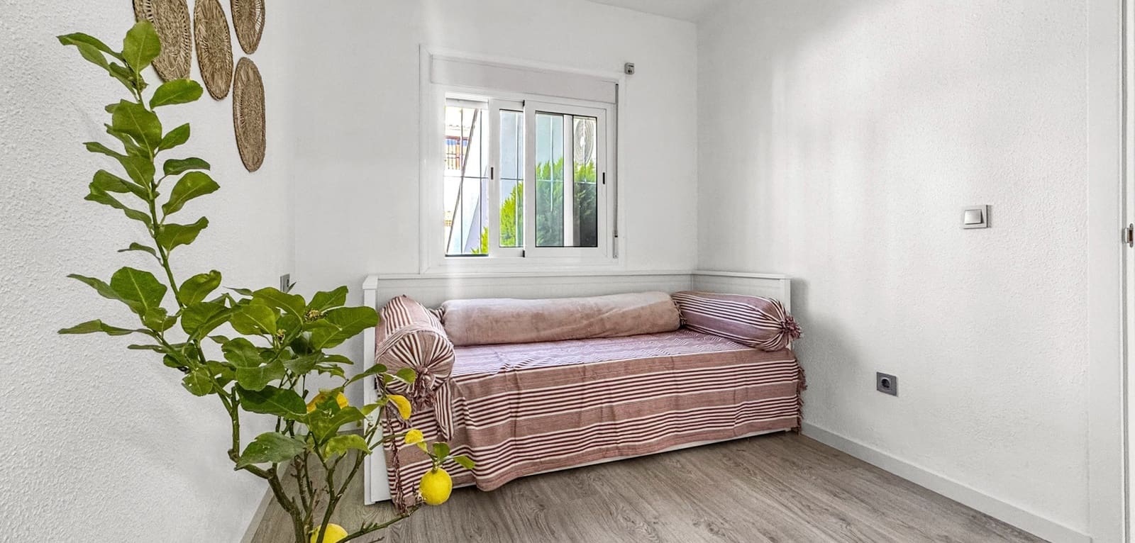 1 soveværelse Bungalow til salg i Torrevieja med swimmingpool - € 132.000 (Ref: 9842816)