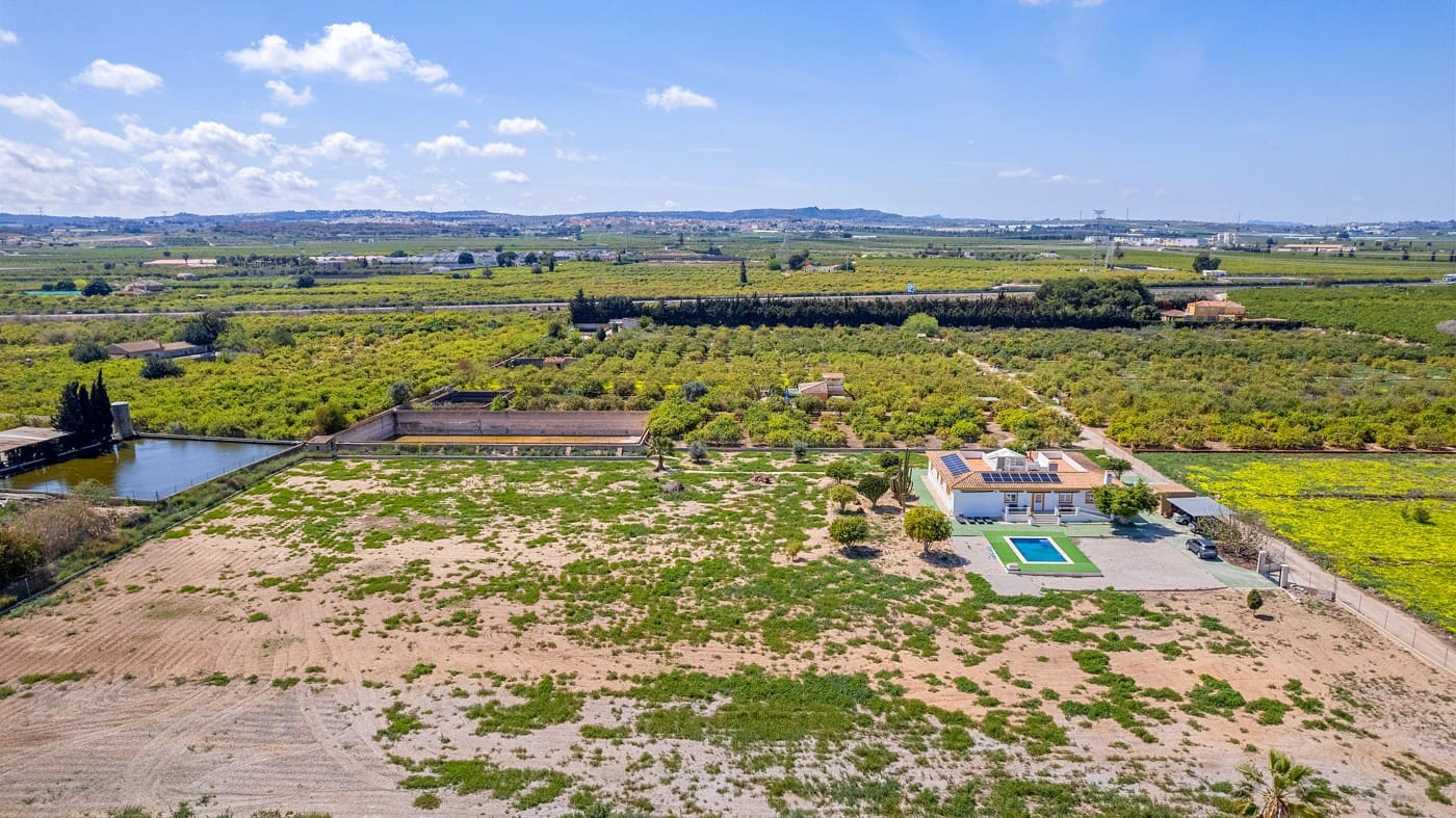 6 bedroom Villa for sale in Los Montesinos - € 779,000 (Ref: 9842827)
