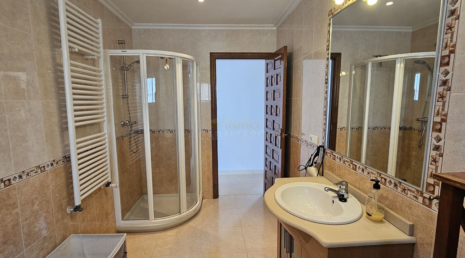 5 bedroom Villa for sale in Pinar de Campoverde with garage - € 725,000 (Ref: 9842833)