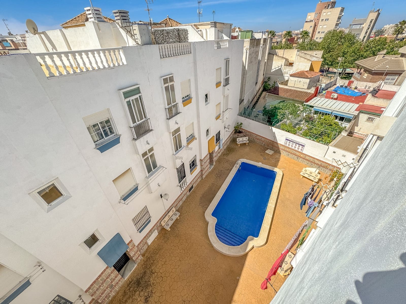 2 Zimmer Apartment zu verkaufen in Torrevieja mit Pool - 145.000 € (Ref: 9842837)