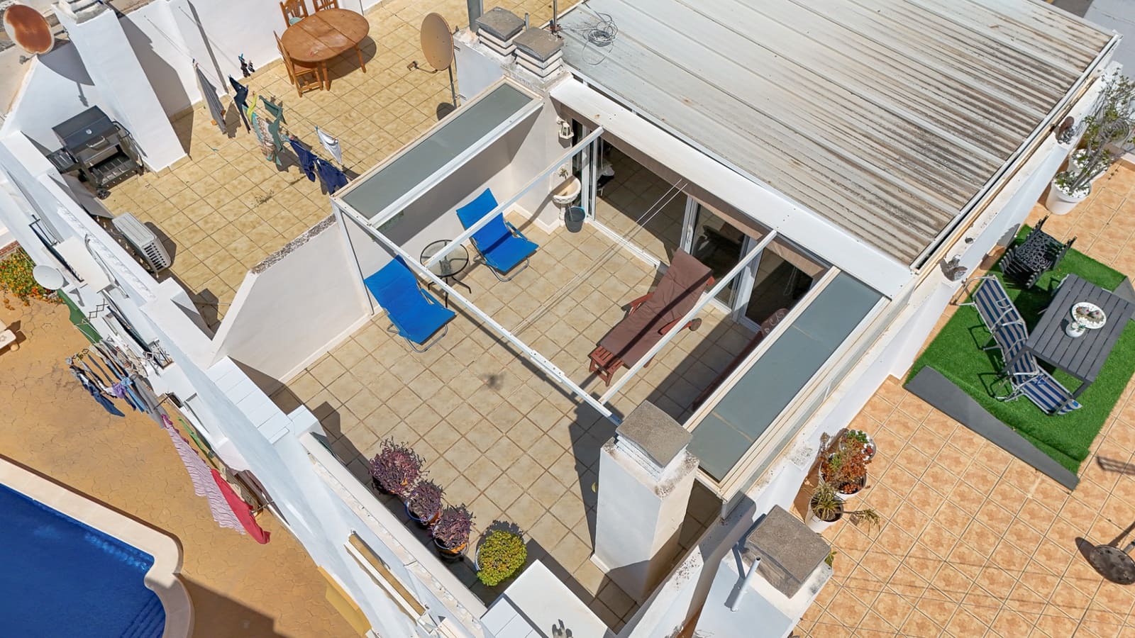 2 Zimmer Apartment zu verkaufen in Torrevieja mit Pool - 145.000 € (Ref: 9842837)